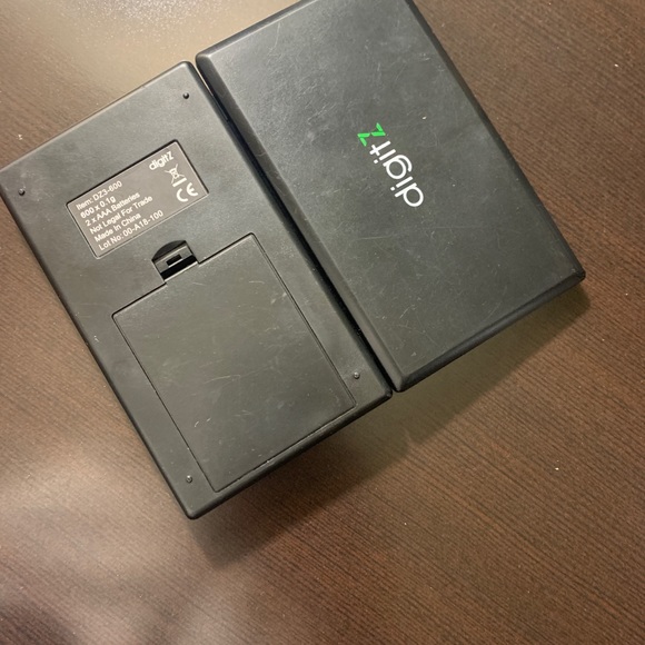 Scale. - Picture 2 of 4